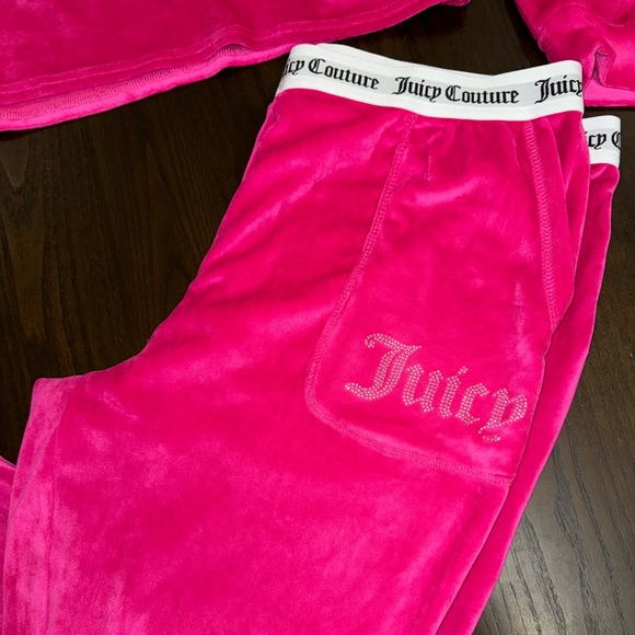 Juicy Couture Bedazzled Velour Sleepware Set - Picture 2 of 12